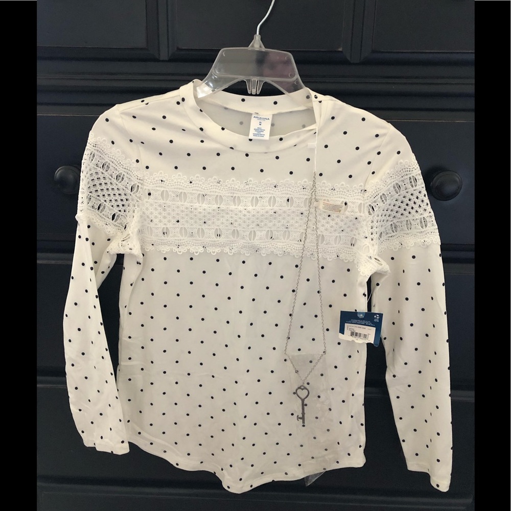 NWT Arizona long sleeve shirt necklace in package